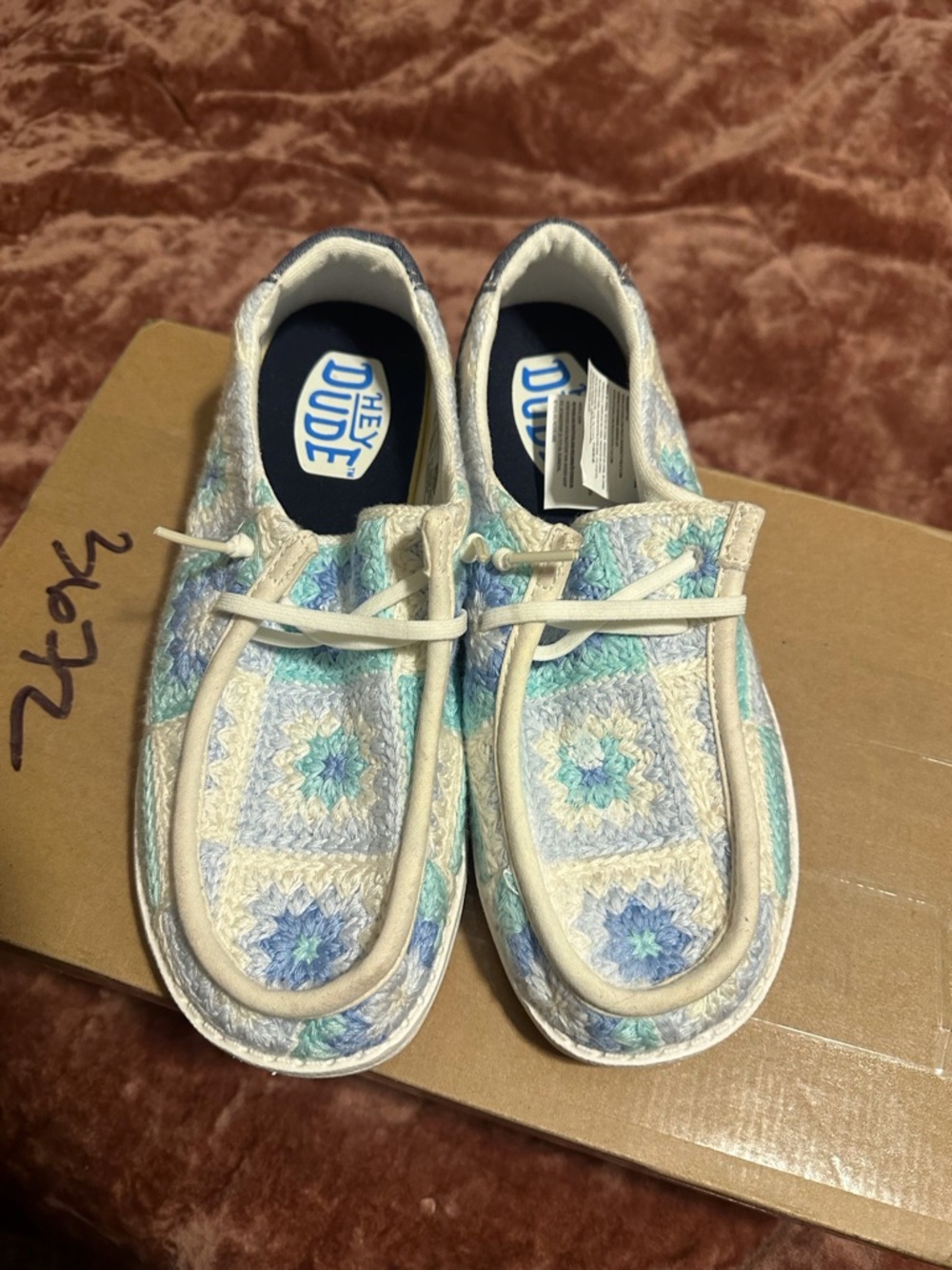 Hey Dude Wendy Cottage Crochet Slip On Shoes Boho Festival Women's 6
Baby blue